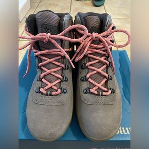 Columbia hiking boots (size 9.5 Never Used)!!